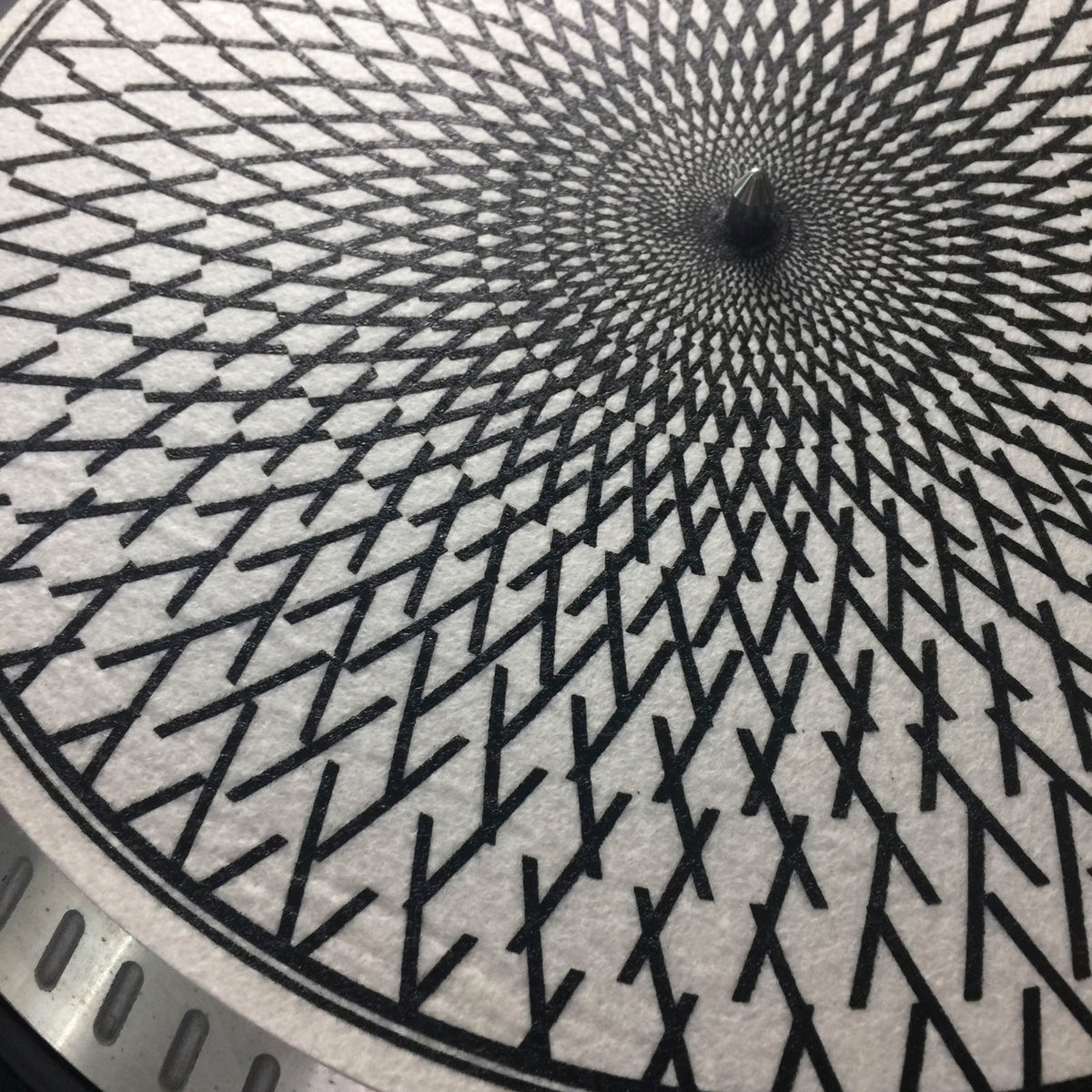 Steppin' Spiral 33 Slipmat – Drew Tetz